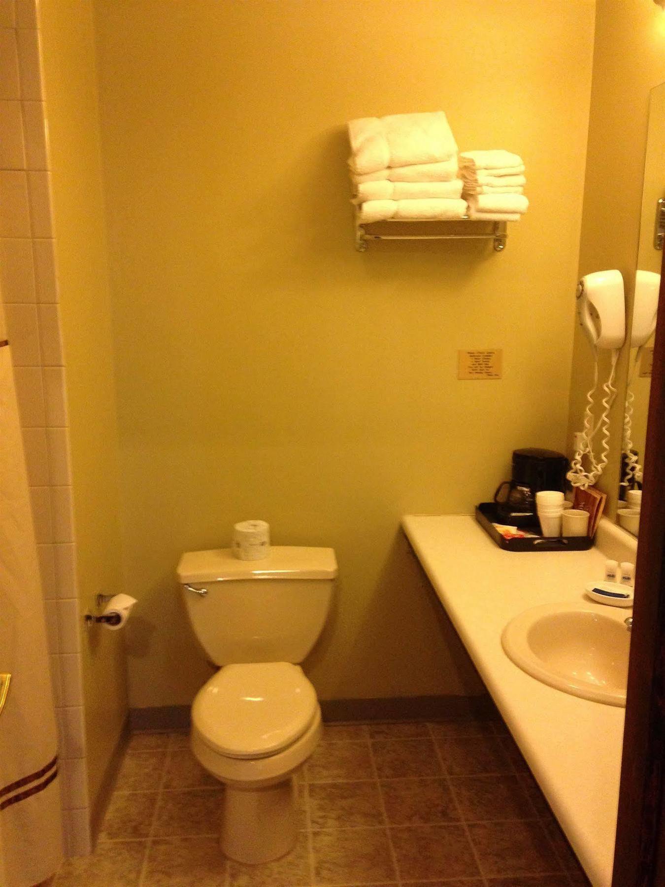 Fred's Restaurant&lodging